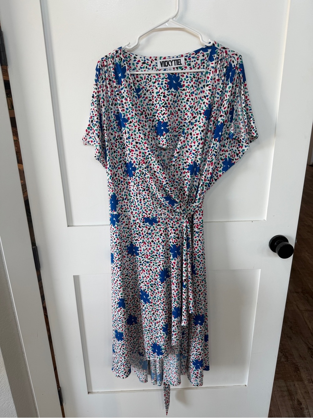 Vicky Tiel 1X White and Blue Floral Wrap Dress